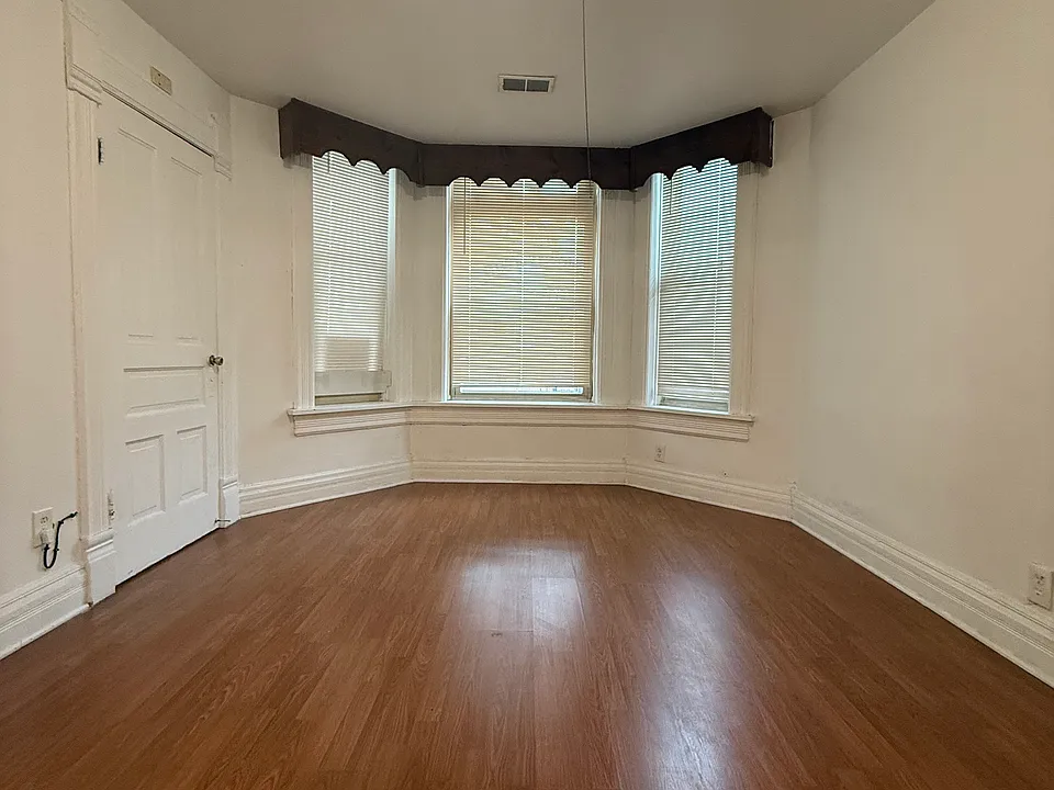 3526 S Union Ave #2