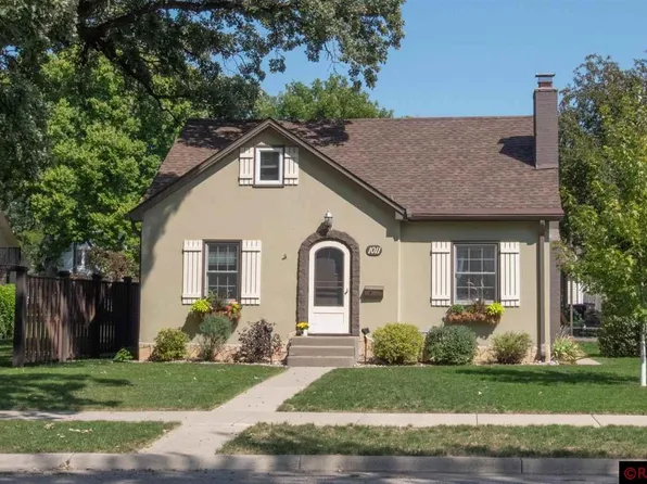 1011 Carney Ave, Mankato, MN 56001