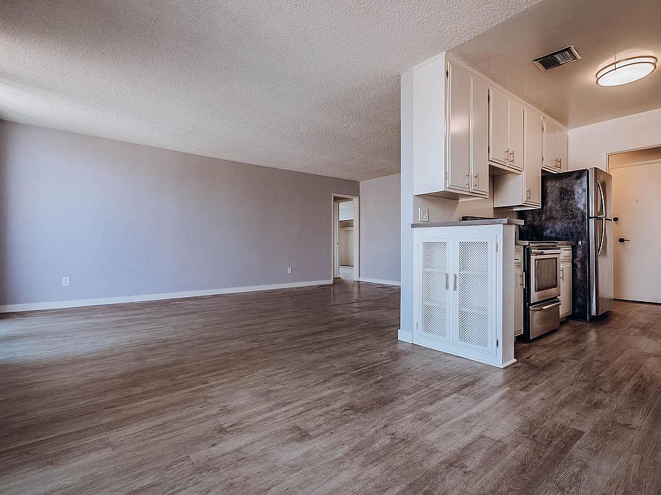 1st image of 8011 Romaine St #320