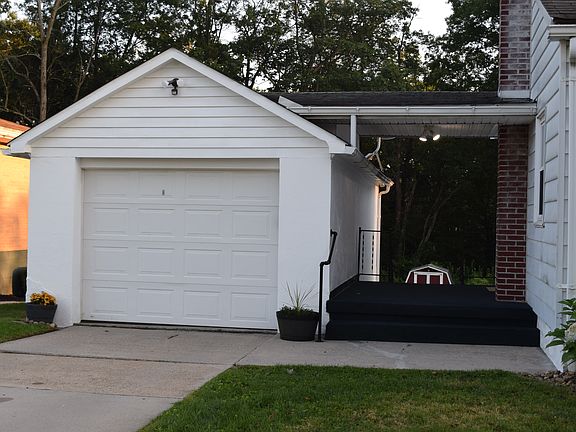 Garage/Breezeway
