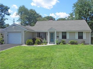 30 Assisi Way, Norwalk, CT 06851