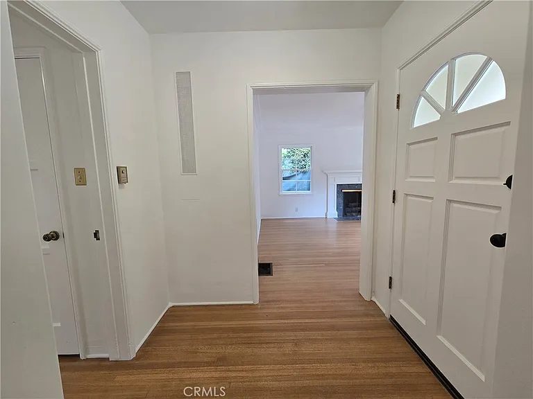 240 Euclid St — Photo 6
