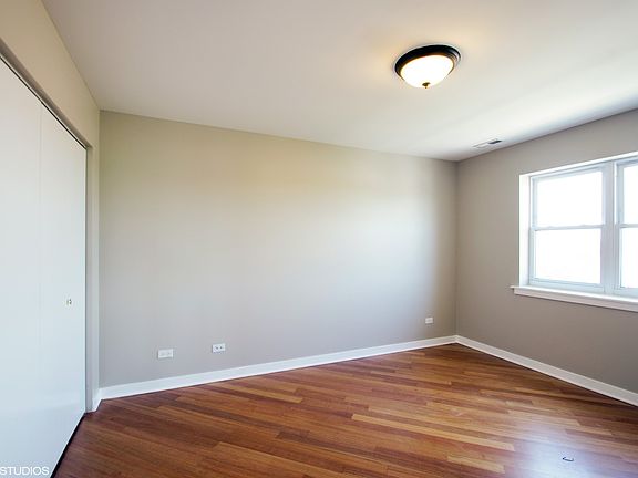 5th image of 2525 W Bryn Mawr Ave APT 501