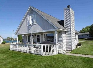 4422 Crescent Beach Rd, Onekama, MI 49675