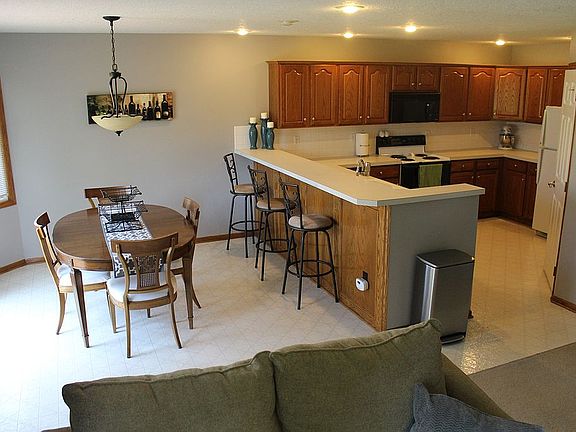 4th image of 7127 Dakota Dr