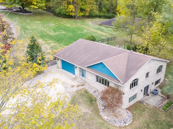 2200 Sheridan Rd, Pekin, IL 61554