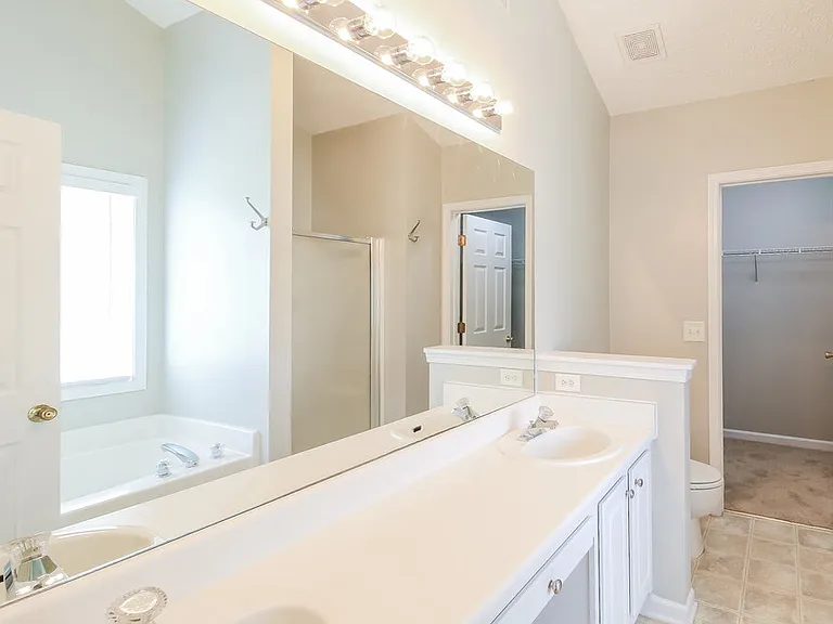 180 Lake Cove Approach — Photo 12