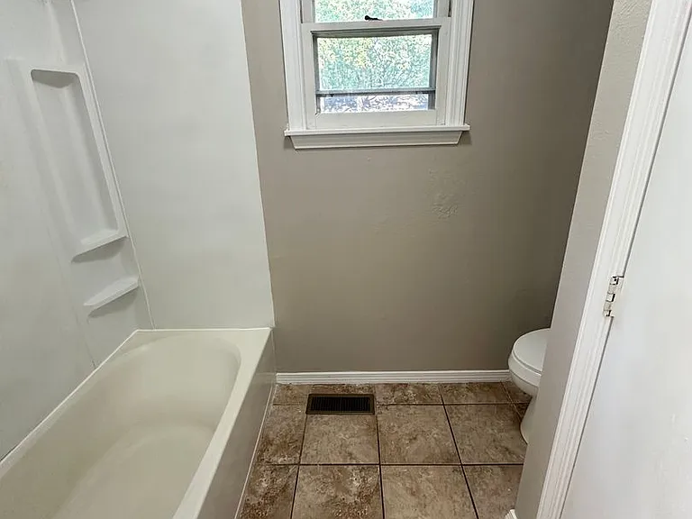 209 S Dale Ave — Photo 14