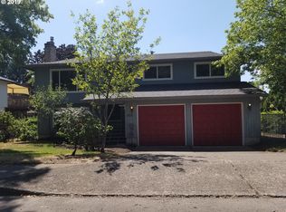 18555 Goetz Rd, Gladstone, OR 97027