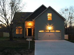 1860 Deerstand Dr, Clarksville, TN 37042