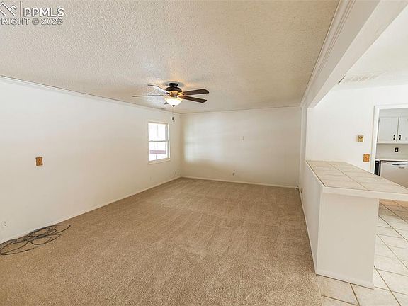 5th image of 1049 Denver St
