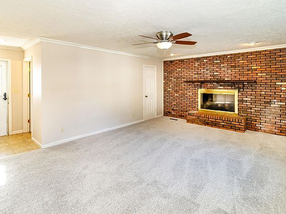 4th image of 2606 E Missouri St