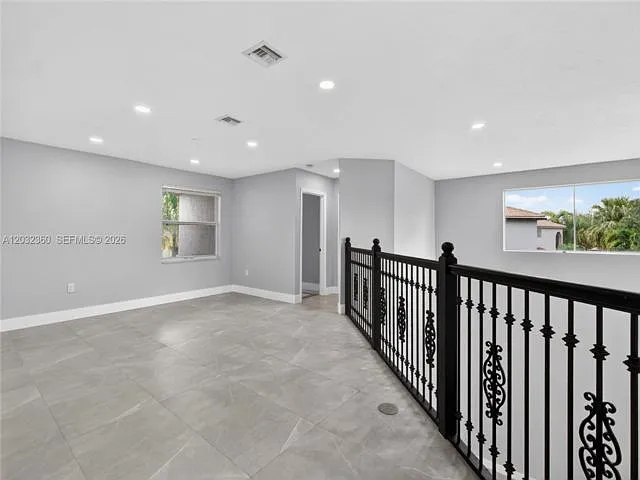 2167 SW 176th Ter — Photo 6