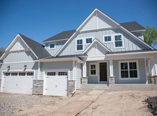 3000 Owasso Blvd S, Roseville, MN 55113