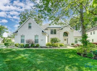 8918 Linden Lake Rd, Sylvania, OH 43560