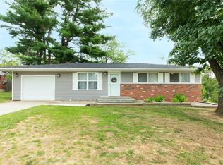5303 Englewood Dr, Godfrey, IL 62035