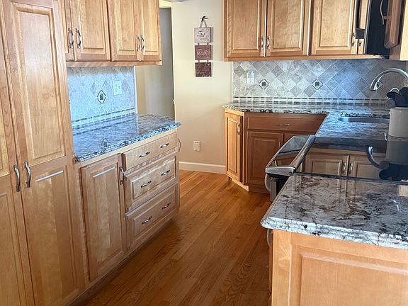 4th image of 39 Ridgecrest Road