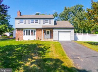 701 Regency Rd, Beverly, NJ 08010