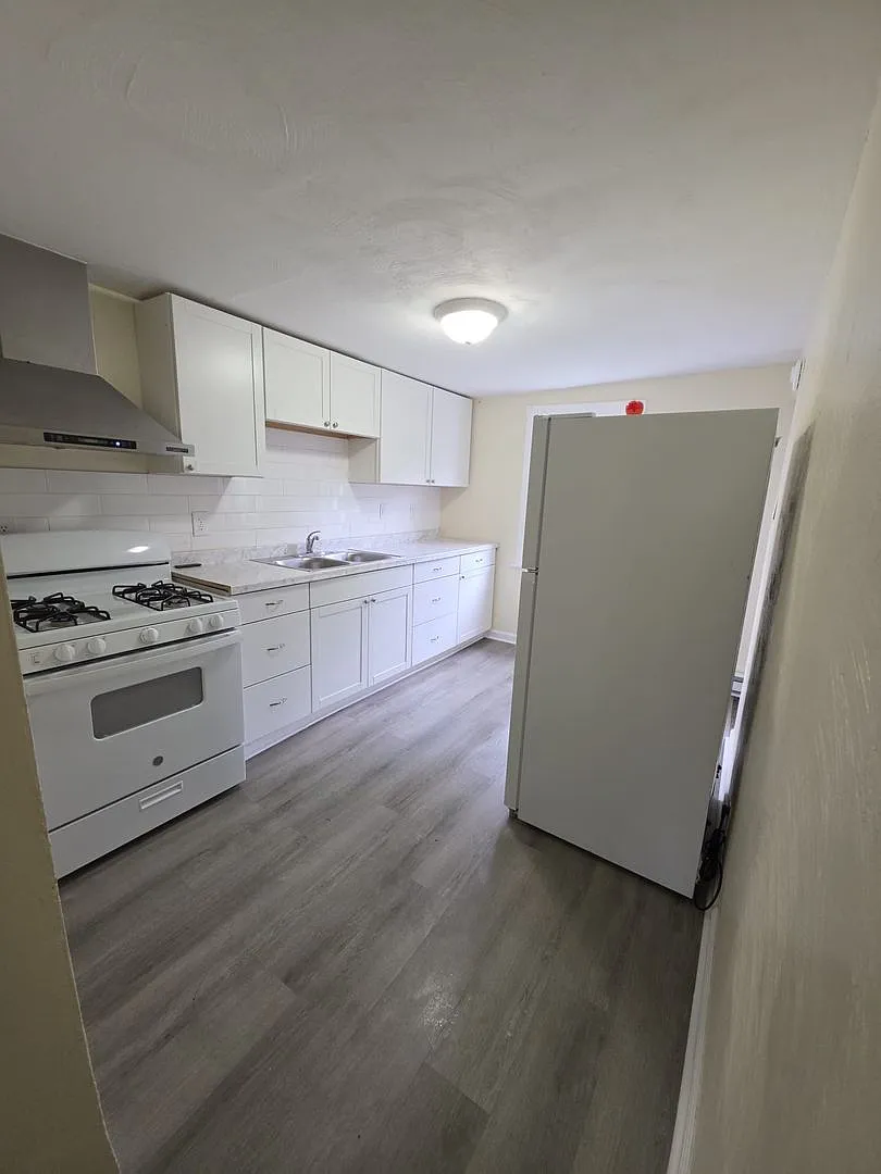 512 Linden Avenue — Photo 3