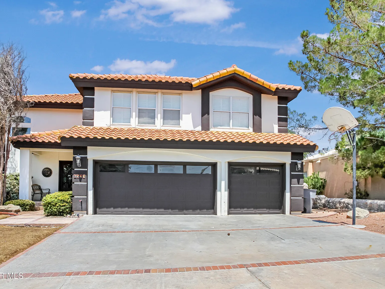 4 bed, 4.0 bath, 2917 sqft, $3,750 — Photo 2