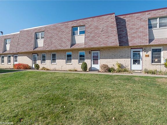 3rd image of 4271 Bennington Blvd