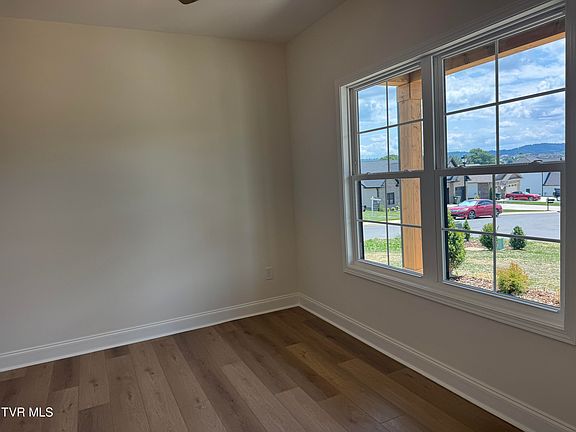 4th image of 3079 Sawgrass Dr