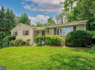 1024 Serpentine Ln, Wyncote, PA 19095