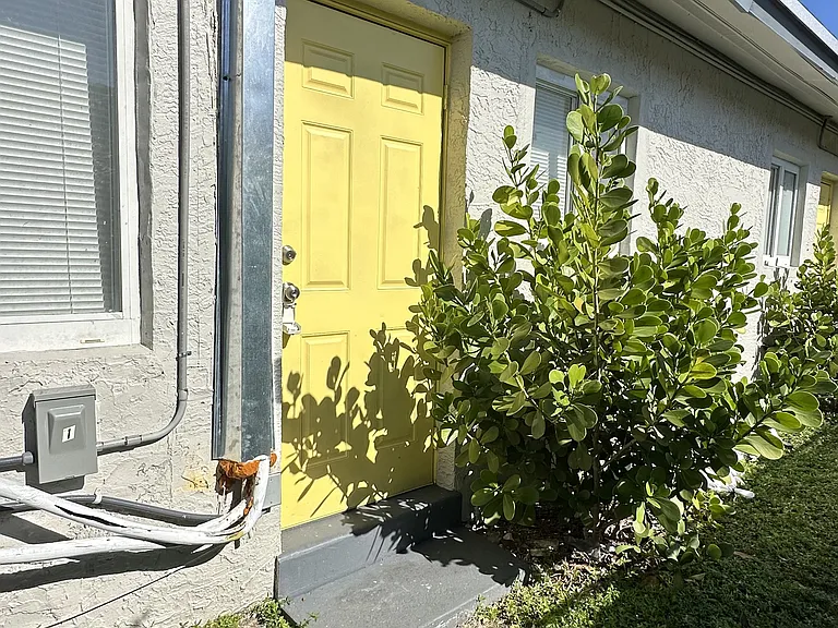 916 NW 3rd Ave — Photo 23