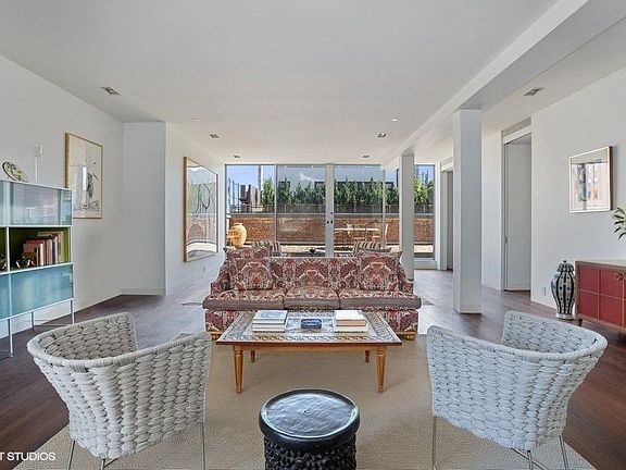 2nd image of 46 White St #Penthouse