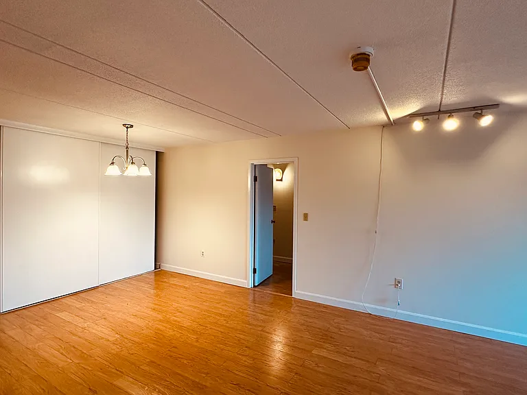 1550 Worcester Rd #526 — Photo 25