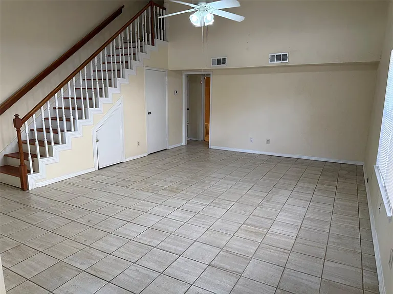 6604 Tamar Dr — Photo 2