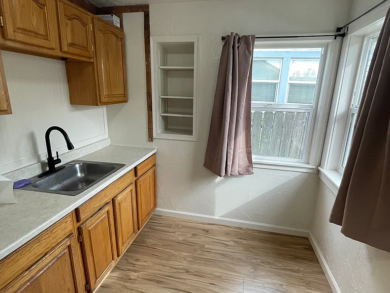 708 B St — Photo 13
