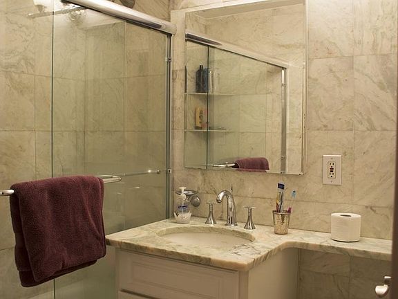 4th image of 160 E 65th St APT 5B