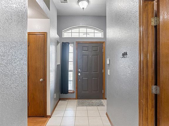 3rd image of 14000 Harvest Cir