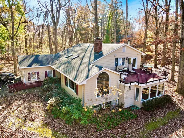 1 Meeting Grove Lane, Norwalk, CT 06850