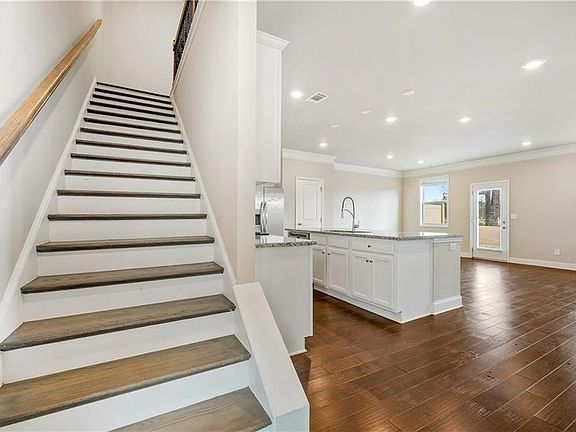 4th image of 2747 Pearl Ridge Trce