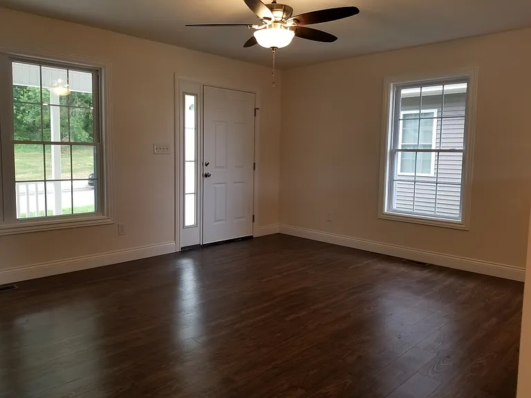 2270 S Samuel Ln — Photo 6