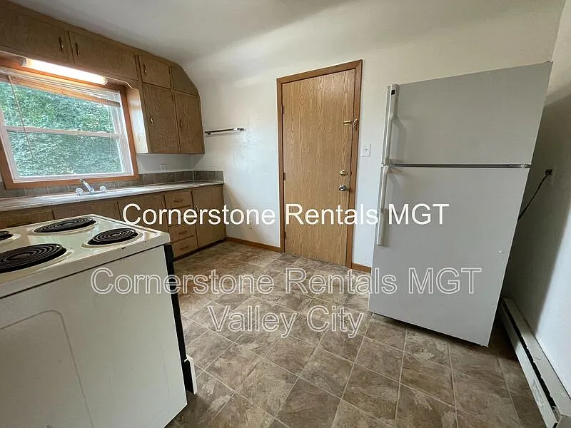 2 bed, 1.0 bath, 750 sqft, $775 — Photo 3