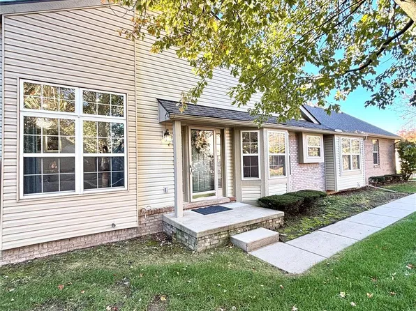 41222 Bermuda Dr, Sterling Heights, MI 48314