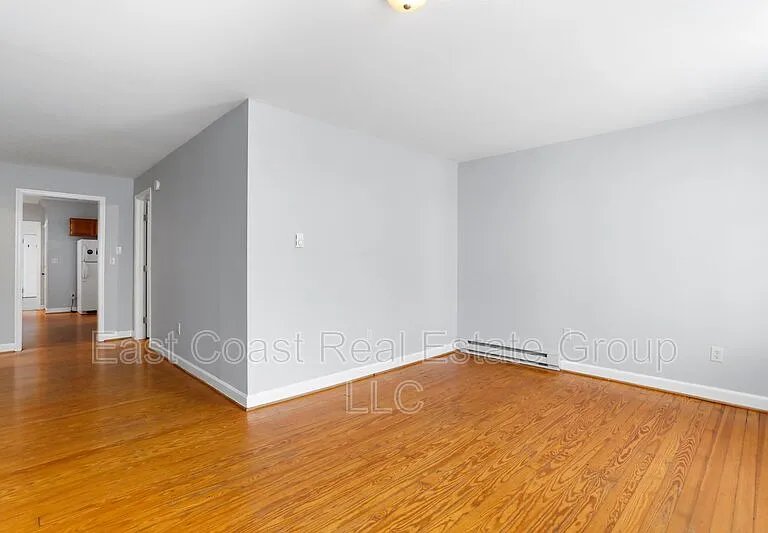 721 2nd St #A — Photo 16