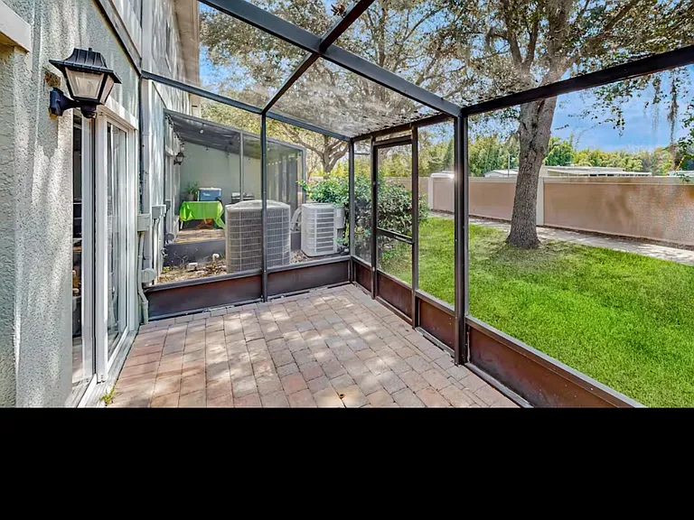 2466 Caravelle Cir — Photo 18