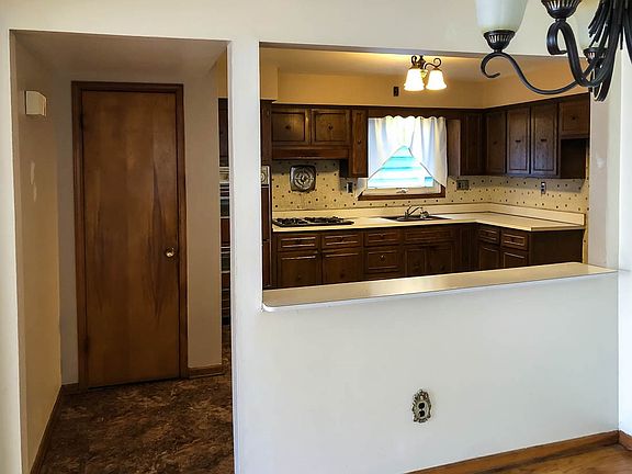 4th image of 289 Boyd Ave
