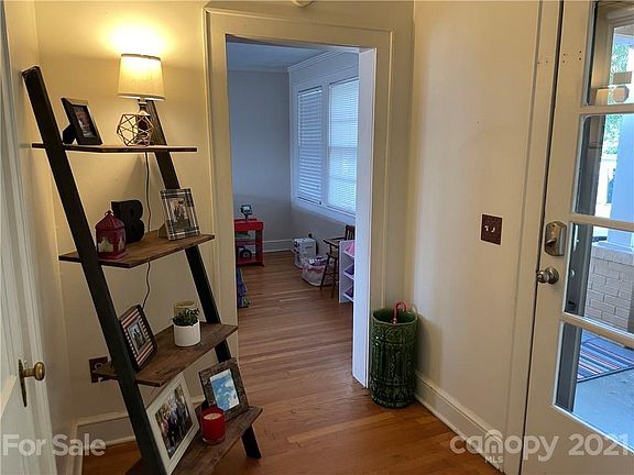 3rd image of 208 Lower Creek Dr NE