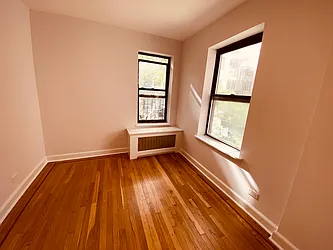 Rented by Metropolis Real Estate of Manhattan