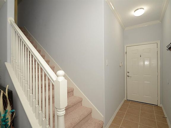 2nd image of 918 Oak Creek Dr