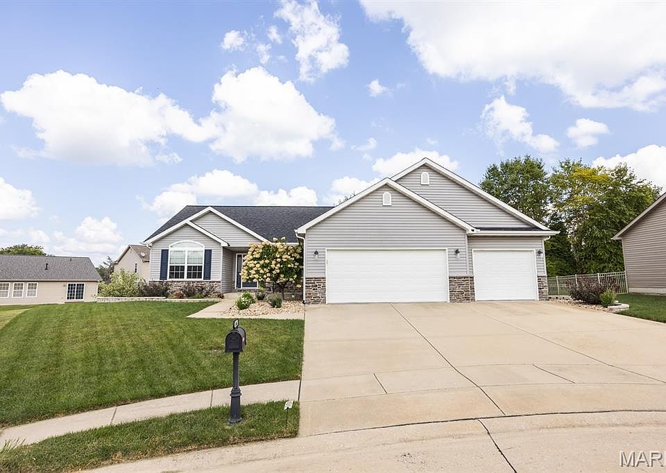 1st image of 1444 Victoria Square Ct