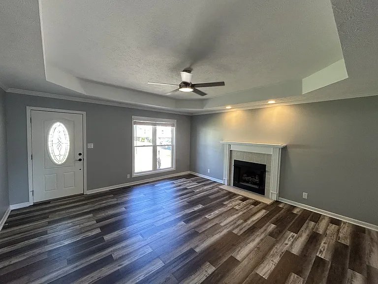 808 Leigh Ann Dr — Photo 2