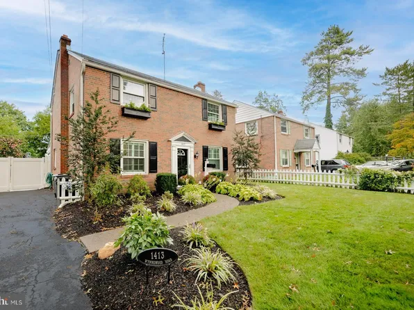 1413 Wynnewood Rd, Ardmore, PA 19003