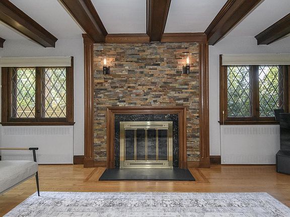 3rd image of 352 N Pinecrest STREET