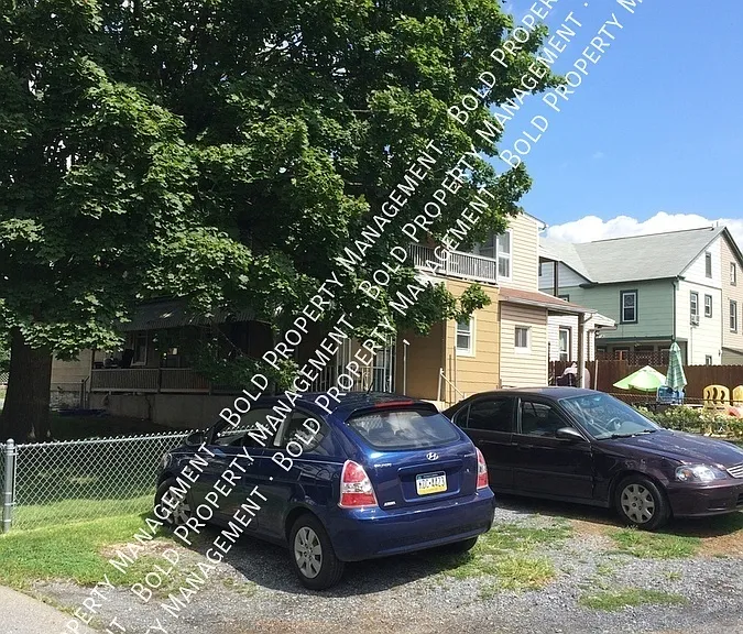 118 Guilford St #B — Photo 10